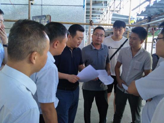 王曉視察青山、徐坊客運(yùn)站改造工程進(jìn)展情況