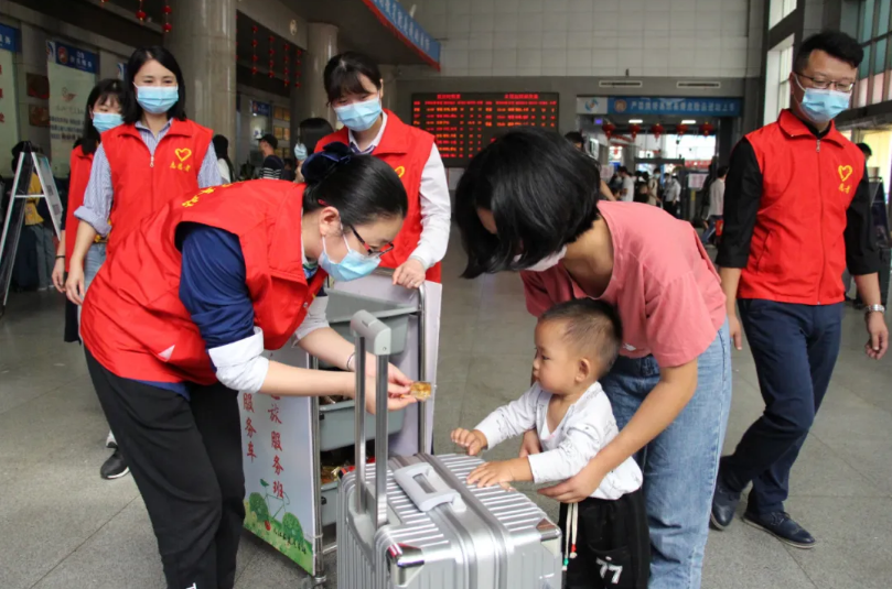 九江長運(yùn)開展“情暖中秋 喜迎國慶”活動(dòng)