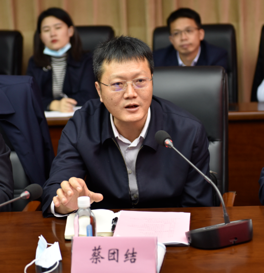 交通運輸部服務(wù)司副司長蔡團(tuán)結(jié)一行在江西長運調(diào)研并召開座談會