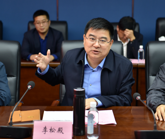 交通運輸部服務(wù)司副司長蔡團(tuán)結(jié)一行在江西長運調(diào)研并召開座談會