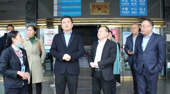 王曉在景德鎮(zhèn)公交、長運調研