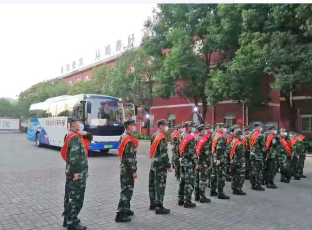 馬鞍山長客圓滿完成新生入校、學生實習、新兵入伍運輸任務