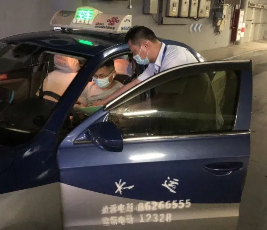 長(zhǎng)運(yùn)出租 召開文明創(chuàng)建工作調(diào)度會(huì)