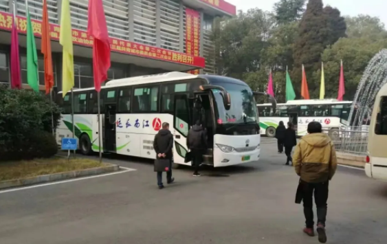 九江長(zhǎng)運(yùn)、景德鎮(zhèn)長(zhǎng)運(yùn)圓滿完成大型運(yùn)輸任務(wù)