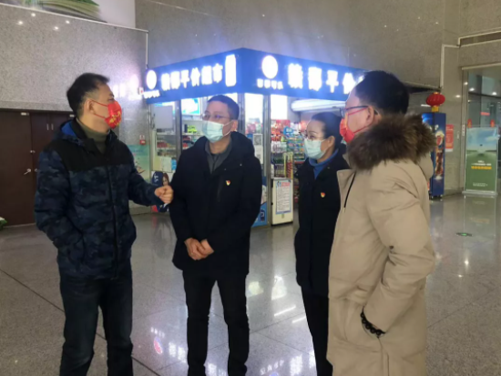 葛威敏督導(dǎo)南昌長(zhǎng)途汽車西站春運(yùn)疫情防控、安全運(yùn)輸工作