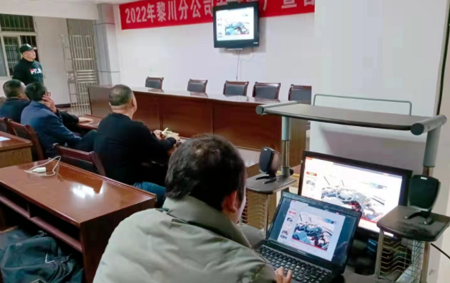 黎川長運公交開展新能源車理論與實踐操作技術(shù)培訓(xùn)