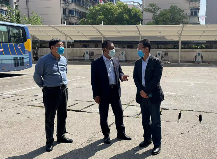 穆孫祥深入都市城際公交、長運出租督導(dǎo)疫情防控工作
