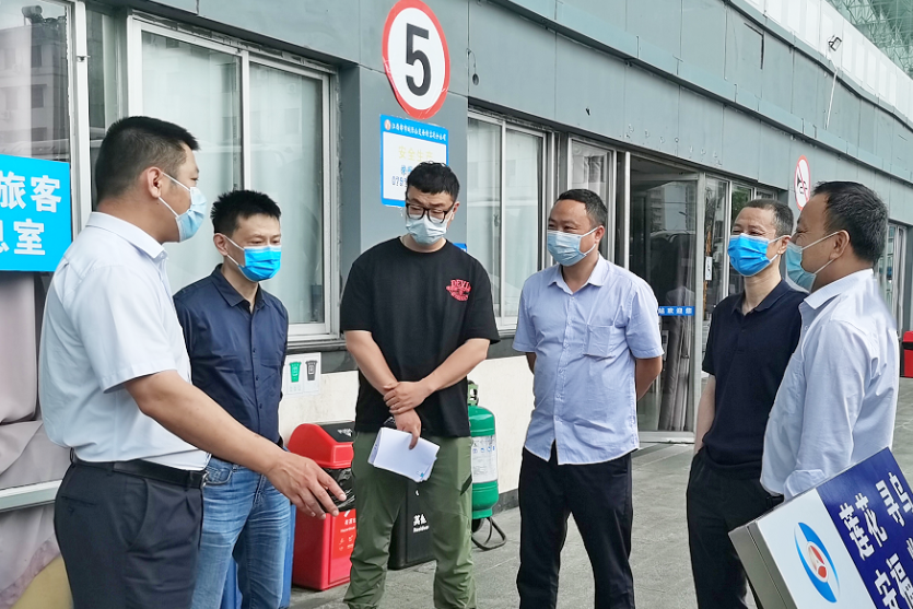 黃俊一行督導(dǎo)徐坊客運(yùn)站、南昌長(zhǎng)途汽車站疫情防控工作