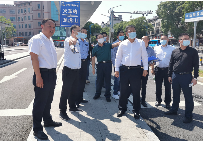 鷹潭公交 協(xié)調(diào)優(yōu)化火車站公交?？奎c    助力消除交通安全隱患