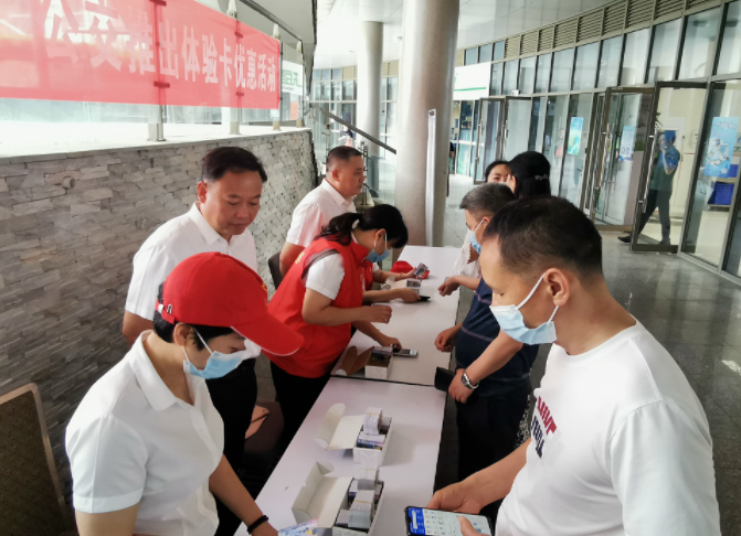 鷹潭公交：宣傳+推廣 開展 “踐行綠色出行，共建生態(tài)文明”主題活動