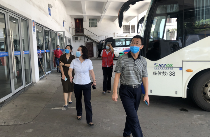 穆孫祥督導(dǎo)都市城際公交青山客運(yùn)分公司  文明創(chuàng)建、疫情防控及安全生產(chǎn)工作