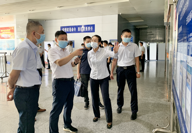 都市城際公交：市交通局、市道路運輸服務(wù)中心領(lǐng)導(dǎo)督導(dǎo)南昌長途汽車西站疫情防控工作