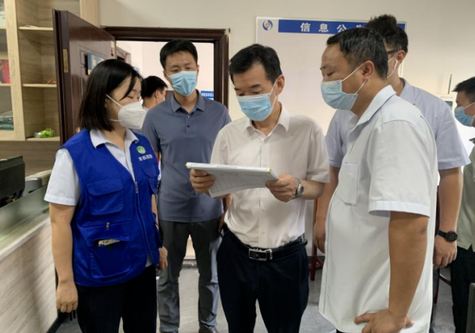 都市城際公交 南昌交通集團(tuán)紀(jì)檢監(jiān)察籌備組檢查徐坊客運站疫情防控和安全生產(chǎn)工作