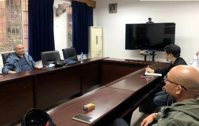 戴豪贛督導(dǎo)長(zhǎng)鴻物業(yè)社區(qū)移交、信訪維穩(wěn)及疫情防控工作