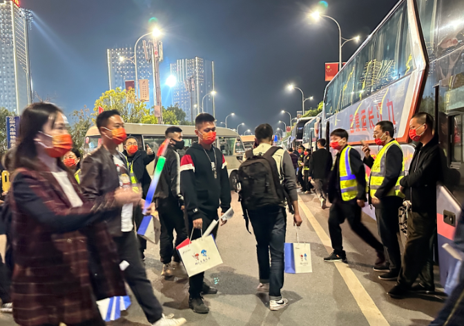 生產(chǎn)經(jīng)營 || 九江長運(yùn):全力護(hù)航第十六屆省運(yùn)會開幕式