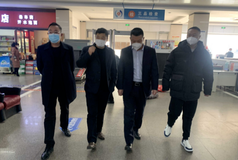 占梁督導(dǎo)南昌長途汽車西站、徐坊客運(yùn)站春運(yùn)工作