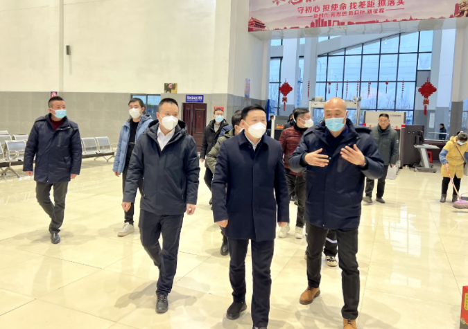 縣委副書記、縣長王宗華檢查指導(dǎo)鄱陽長運(yùn)春運(yùn)工作
