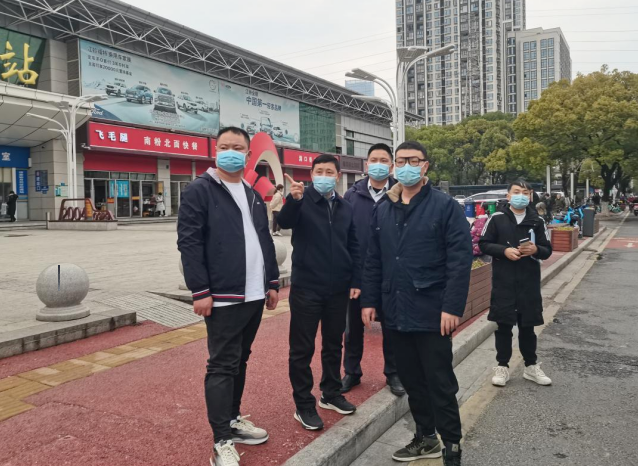 市道路運(yùn)輸服務(wù)中心領(lǐng)導(dǎo)督導(dǎo)都市城際公交文明創(chuàng)建、安全生產(chǎn)工作