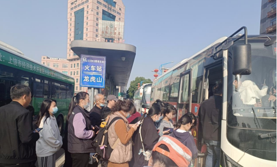 鷹潭公交:多措并舉 有力保障市民旅游出行