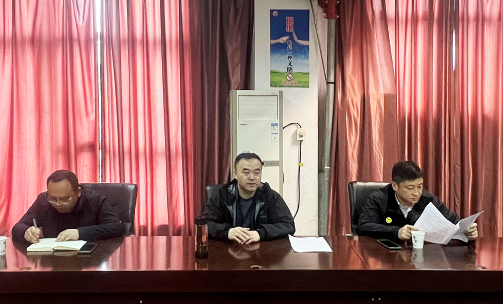 劉磊、占梁調(diào)研樂平長運(yùn)公交公司安全和生產(chǎn)經(jīng)營情況