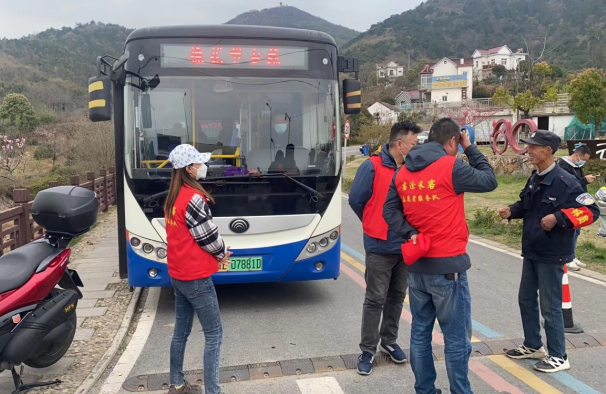 馬鞍山長(zhǎng)客:當(dāng)涂長(zhǎng)客開行“桃花節(jié)”專線 助力游客踏春賞花