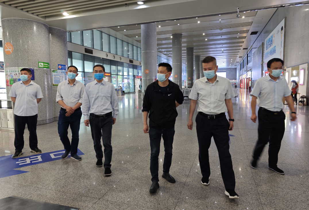 黃俊督導(dǎo)南昌長(zhǎng)途汽車西站疫情防控工作