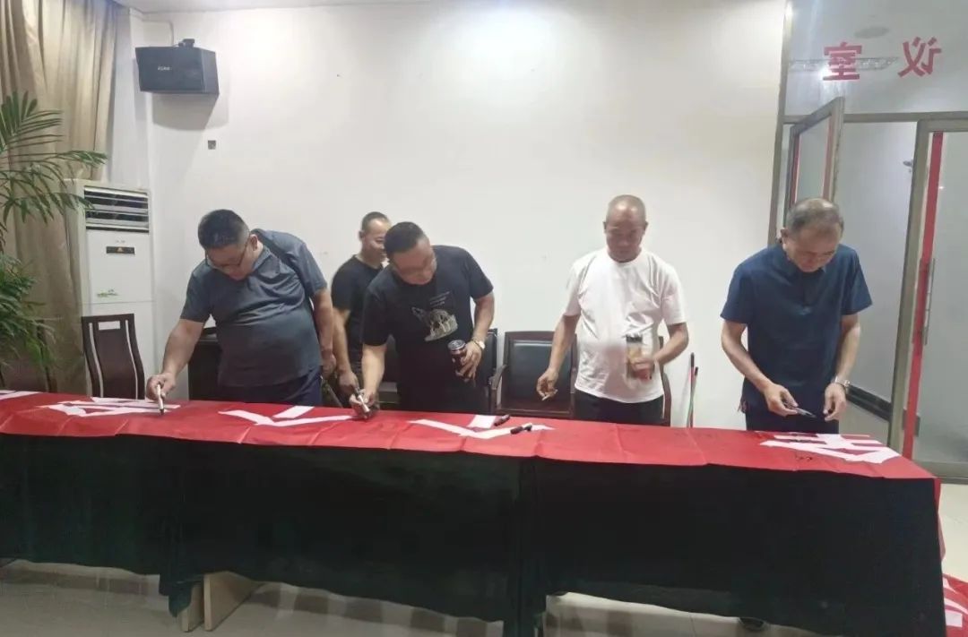 黃山長(zhǎng)運(yùn) 開(kāi)展駕駛員安全、機(jī)務(wù)培訓(xùn)會(huì)暨“安全生產(chǎn)月”部署會(huì)