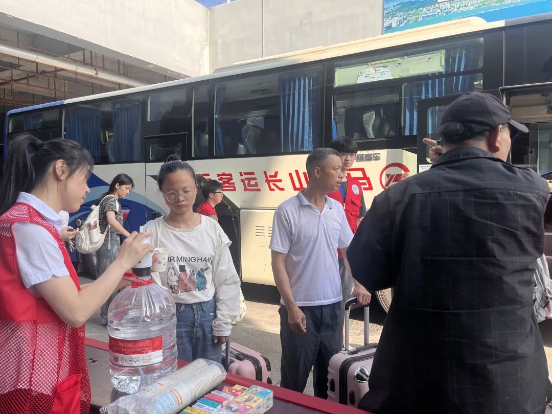 馬鞍山長(zhǎng)客：校園直通車(chē) 一站式服務(wù)護(hù)航學(xué)子開(kāi)學(xué)