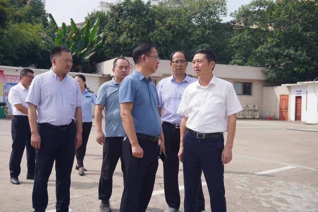 撫州長運(yùn) 江志堅一行督導(dǎo)撫州長運(yùn)“中秋、國慶”節(jié)前安全生產(chǎn)工作