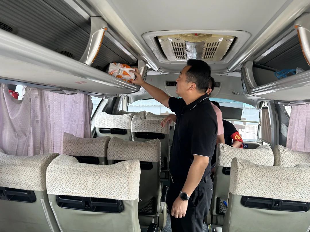 王曉督導(dǎo)長(zhǎng)運(yùn)物業(yè)、都市城際公交“中秋、國(guó)慶”期間安全維穩(wěn)、值班值守工作