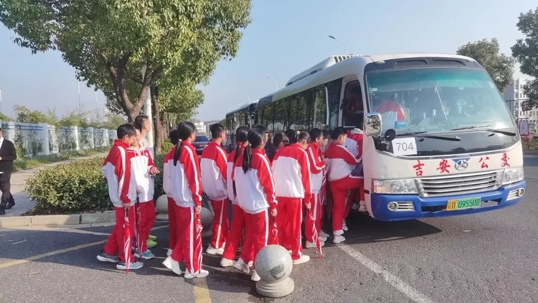 吉安公司:車到 滿意到 廬陵學校運輸任務(wù)圓滿完成