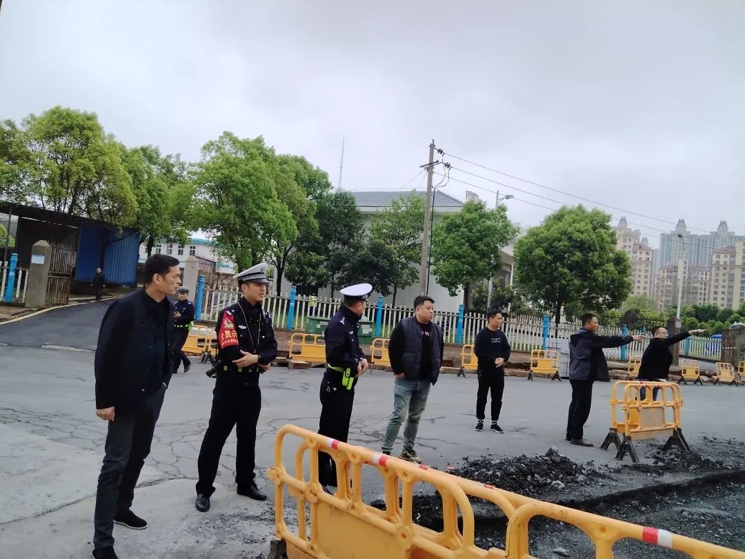 新余公交:協商調整公交線路 確保群眾出行順暢