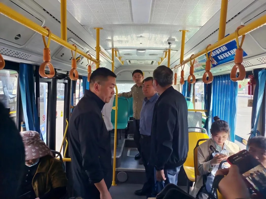 馬鞍山長客 市交運局安全生產督查組對含山長運開展“五一”節(jié)前安全大檢查