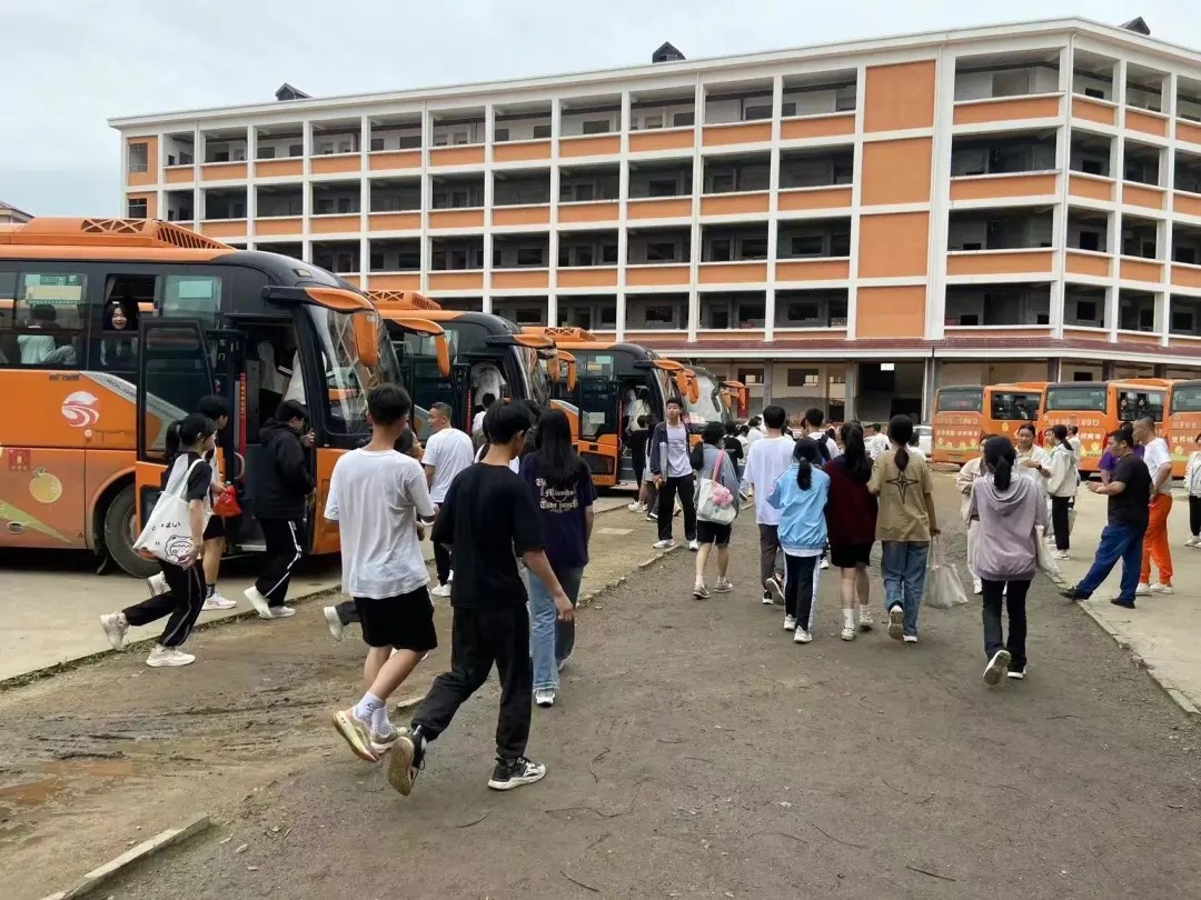 撫州長(zhǎng)運(yùn):南豐分公司圓滿完成體考護(hù)航工作