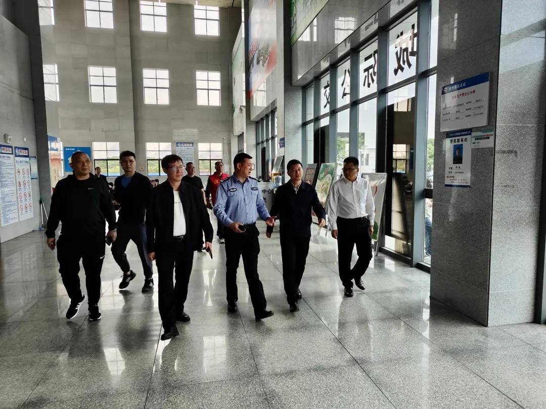 肖良芝陪同市領(lǐng)導督導撫州長運客運中心站