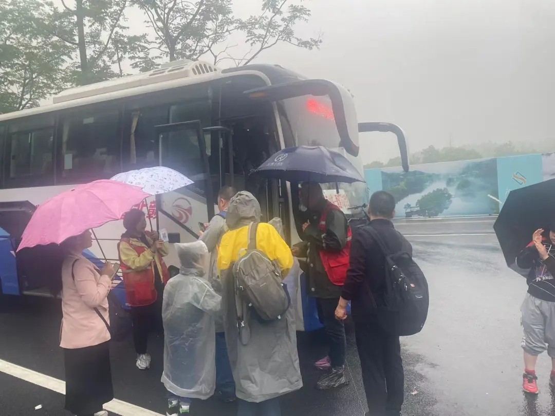 九江長運(yùn):城運(yùn)公司“五一”小長假運(yùn)游結(jié)合積極創(chuàng)效益