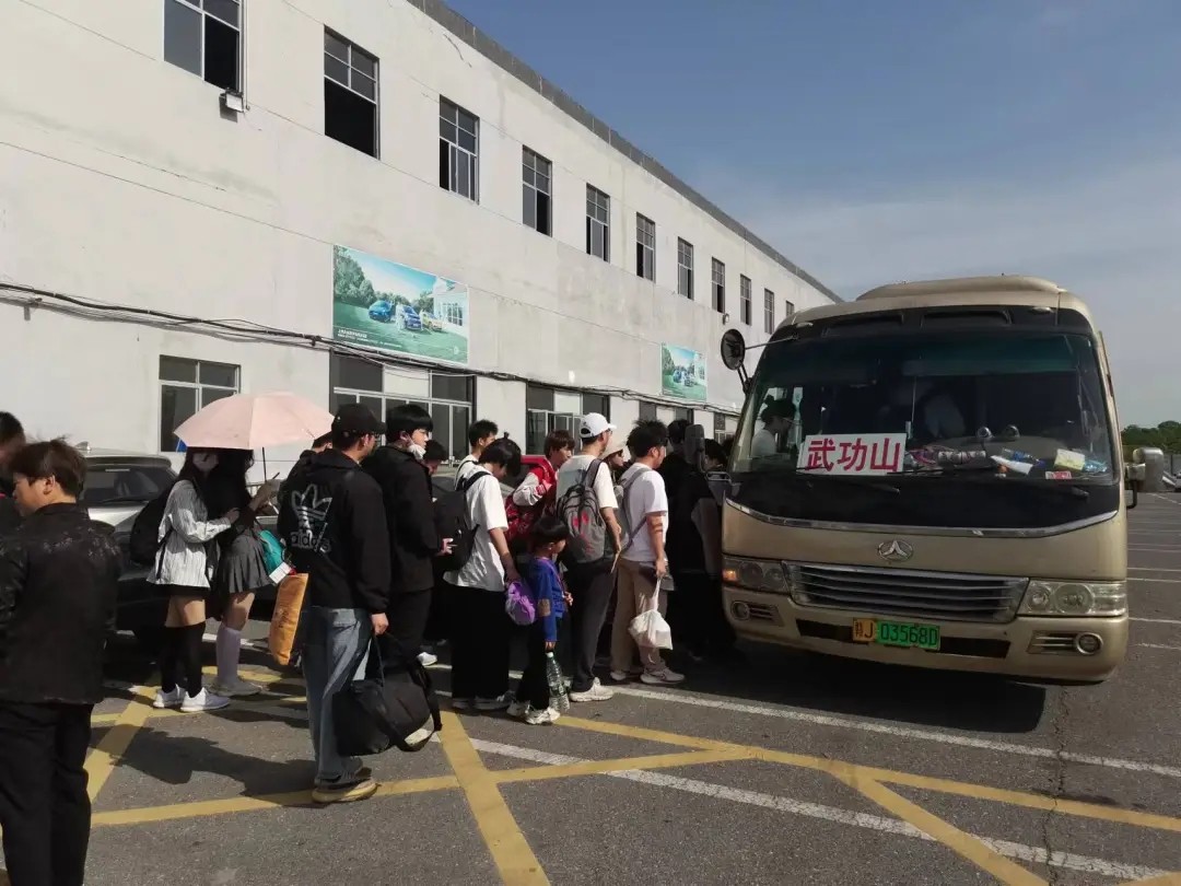 萍鄉(xiāng)長(zhǎng)運(yùn):武功山旅游專(zhuān)線(xiàn) 用心蹚出發(fā)展新路子