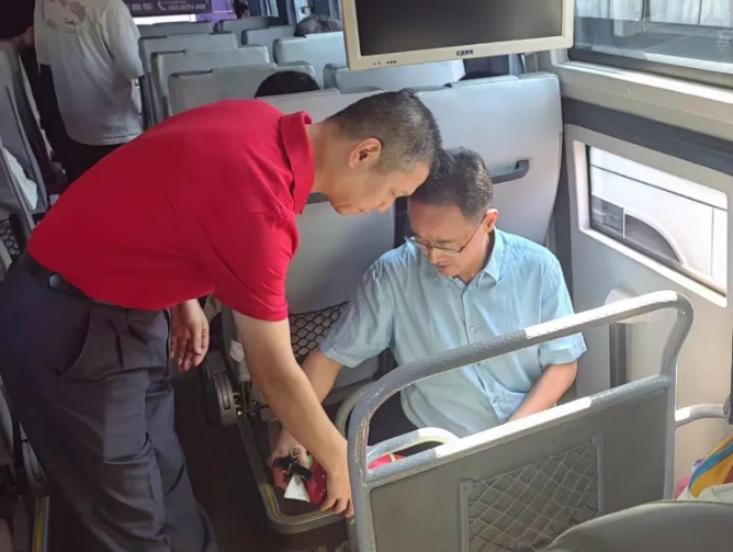 穆孫祥一行督導(dǎo)都市城際公交、大通物流國(guó)慶節(jié)前安全生產(chǎn)工作