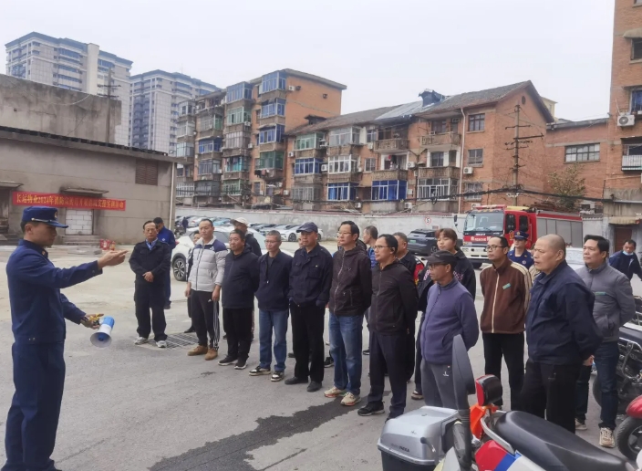 長(zhǎng)運(yùn)物業(yè)：開(kāi)展消防宣傳月消防實(shí)操實(shí)訓(xùn)活動(dòng)