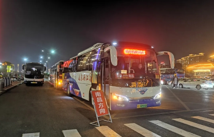 九江長(zhǎng)運(yùn):永修公司順利完成觀鳥(niǎo)季音樂(lè)晚會(huì)接駁任務(wù)