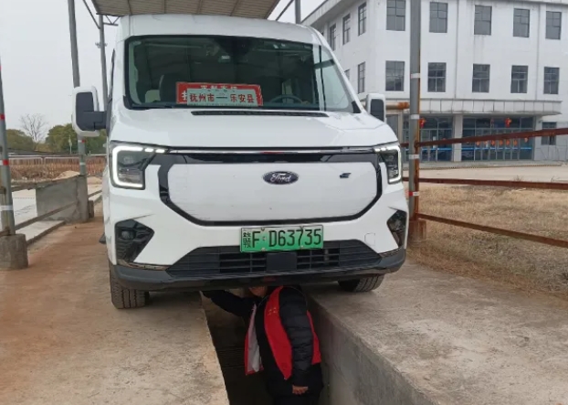 撫州長(zhǎng)運(yùn)：應(yīng)對(duì)惡劣天氣 保障出行安全