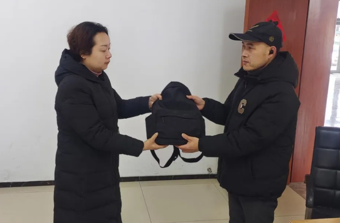 暖新聞 || ?馬鞍山長(zhǎng)客:旅客為含山中心客運(yùn)站點(diǎn)贊