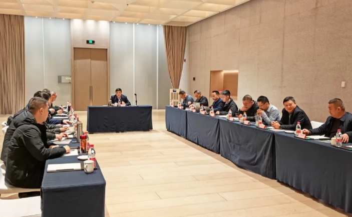 江西長運(yùn)召開贛東北皖南景區(qū)直通車推進(jìn)會 占梁出席并講話