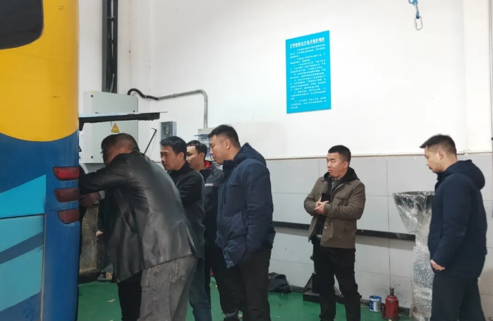 都市城際公交：省、市、區(qū)聯(lián)合開展老舊車輛隱患排查工作檢查與指導