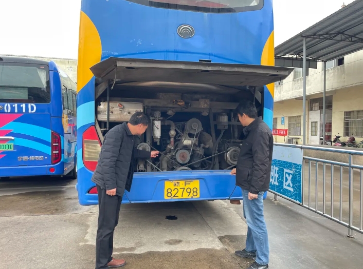 撫州長運：東鄉(xiāng)分公司開展十年以上老舊車輛專項排查