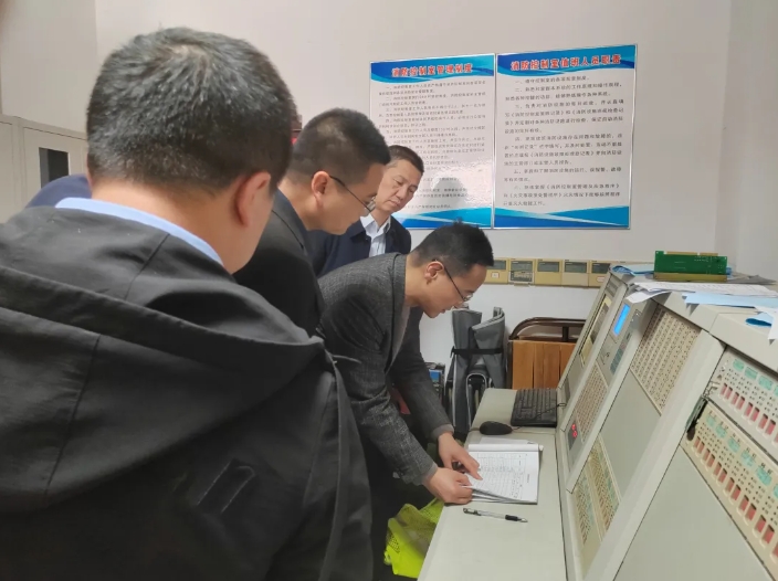 穆孫祥督導(dǎo)南昌長(zhǎng)途汽車(chē)西站安全工作