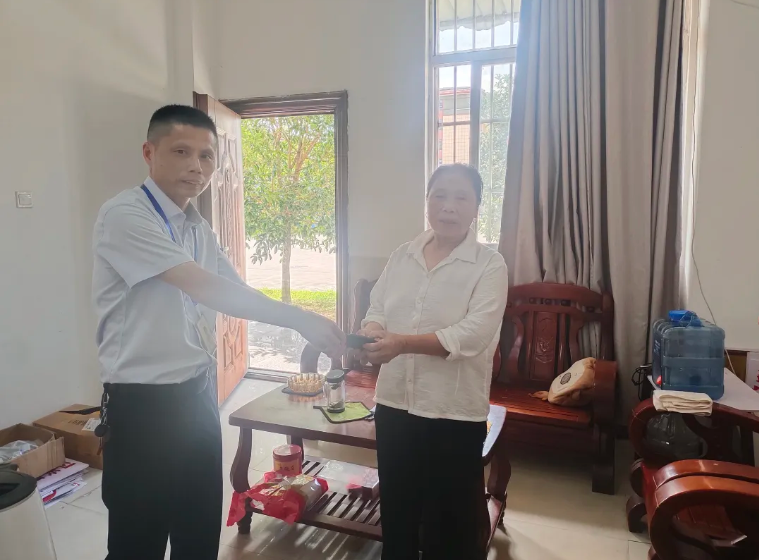 撫州長運：千元現(xiàn)金物歸原主