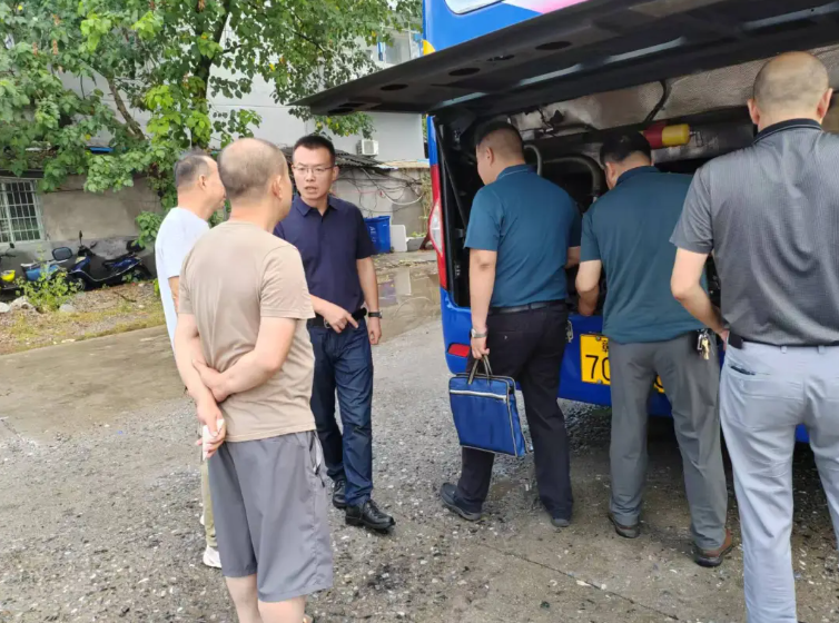 萍鄉(xiāng)長運：開展夏季車輛技術排查，筑牢高溫天氣行車安全防線