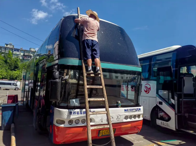 都市城際公交：聚焦車(chē)容車(chē)貌 奏響服務(wù)質(zhì)量提升強(qiáng)音