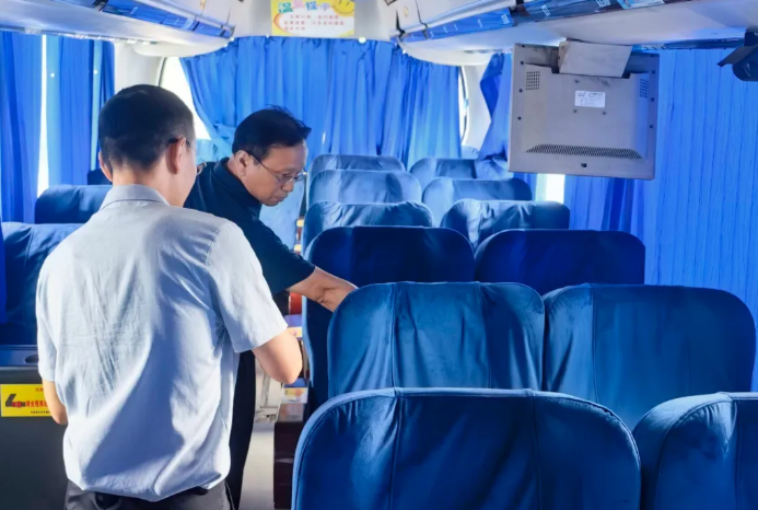 劉志堅實地督導“愛我英雄城 見我文明行”三年專項行動推進情況